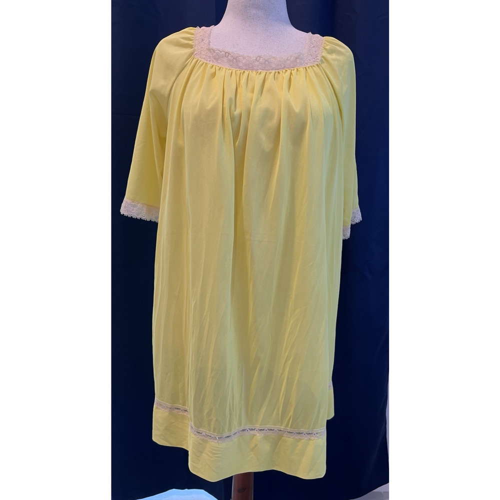 RADCLIFFE nightgown (M) YELLOW-lace trim-60's VTG Luxury Babydoll Traditional‎